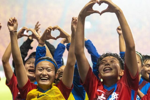 上海队官宣两外援人选 冯莱搭档费雷尔新赛季